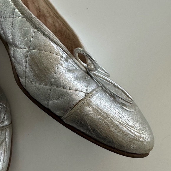 CHANEL QUILTED LEATHER CAP TOE BALLERINA FLATS - Picture 3 of 5